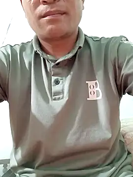 Snapshot of Sutinh85 chatting on 03.25.26 Sutinh85 online show from 03.25.26