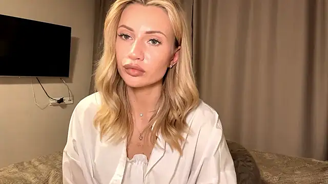 Snapshot of KamiPansullo chatting on 03.21.26 KamiPansullo online show from 03.21.26