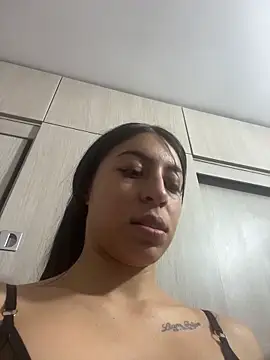 Snapshot of Velunett_19 chatting on 04.04.26 Velunett 19 online show from 04.04.26