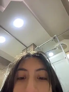 Snapshot of Velunett_19 chatting on 04.16.26 Velunett 19 online show from 04.16.26