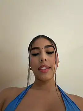 Snapshot of Rossie_Blooms chatting on 06.20.26 Rossie Blooms online show from 06.20.26