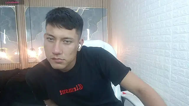 DominantBoy4 online show from 04.28.26