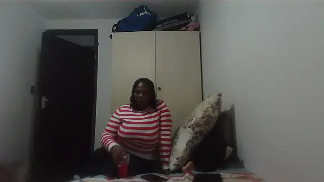 Lucia-boobs online show from 05.11.26
