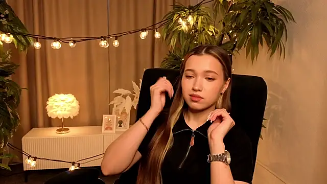 Snapshot of AnnaBerrys chatting on 03.28.26 AnnaBerrys online show from 03.28.26