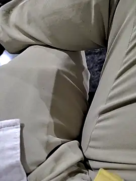 Snapshot of roselover2222 chatting on 04.07.26 roselover2222 online show from 04.07.26