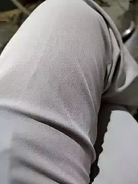 Snapshot of roselover2222 chatting on 04.09.26 roselover2222 online show from 04.09.26