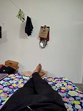 Snapshot of roselover2222 chatting on 04.10.26 roselover2222 online show from 04.10.26