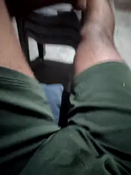 Snapshot of roselover2222 chatting on 04.11.26 roselover2222 online show from 04.11.26