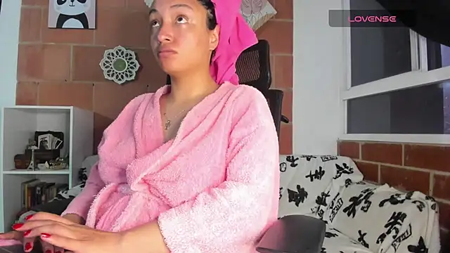 mia lovea online show from 03.24.26