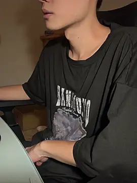 Snapshot of CalvinHY chatting on 06.23.26 CalvinHY online show from 06.23.26