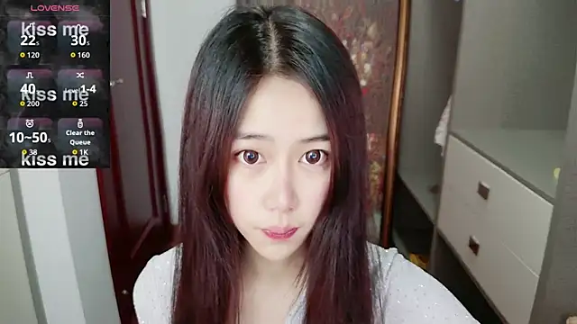 Snapshot of Hannah-baby chatting on 03.27.26 Hannah-baby online show from 03.27.26