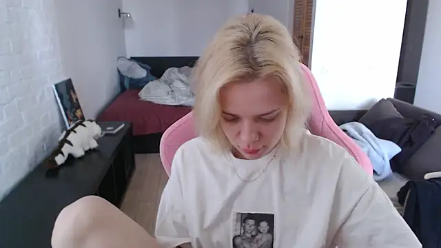 TenderChloe online show from 04.04.26