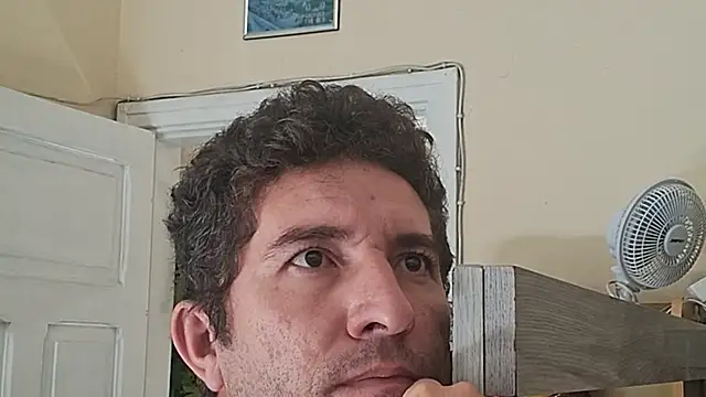 Snapshot of Sueliton2 chatting on 03.23.26 Sueliton2 online show from 03.23.26