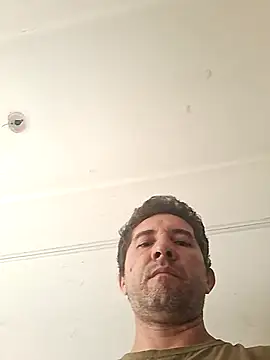 Snapshot of Sueliton2 chatting on 03.25.26 Sueliton2 online show from 03.25.26