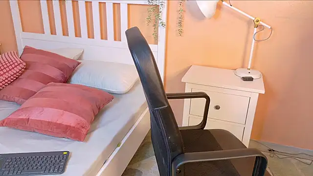 MeganEvanss   online show from 04.11.26