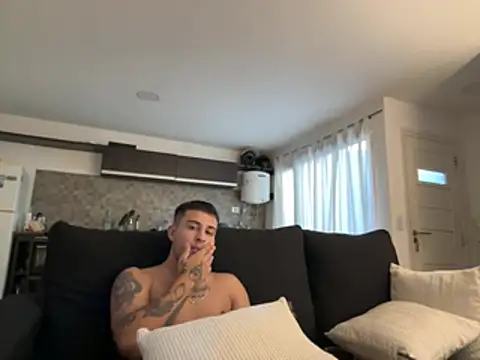 Snapshot of lunaris18 chatting on 03.24.26 lunaris18 online show from 03.24.26