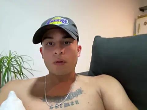 Snapshot of lunaris18 chatting on 03.25.26 lunaris18 online show from 03.25.26