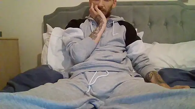 feetlovrr94 online show from 04.17.26