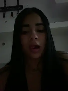 Snapshot of Valerials chatting on 04.11.26 Valerials online show from 04.11.26