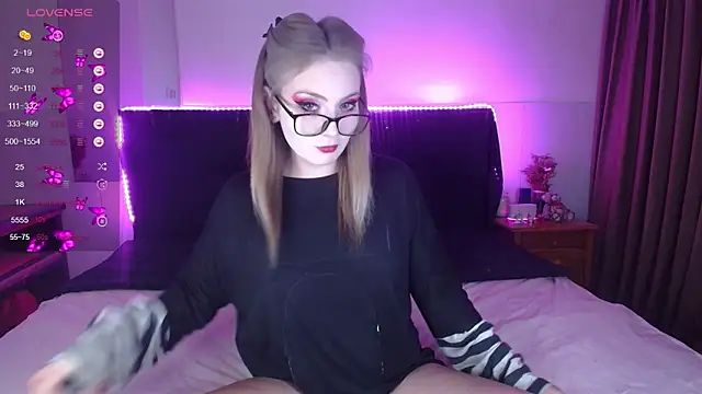 Snapshot of ammyska chatting on 05.18.26 ammyska online show from 05.18.26