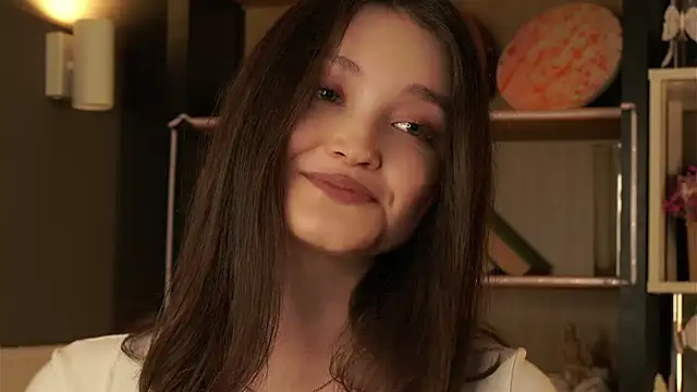 Snapshot of GussieGoold chatting on 04.05.26 GussieGoold online show from 04.05.26