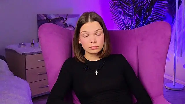 Snapshot of LouieWittner chatting on 03.25.26 LouieWittner online show from 03.25.26