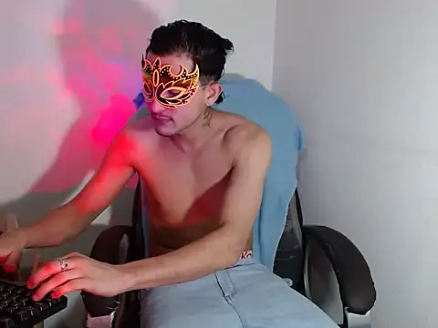 SexyboyHot2000 online show from 05.06.26