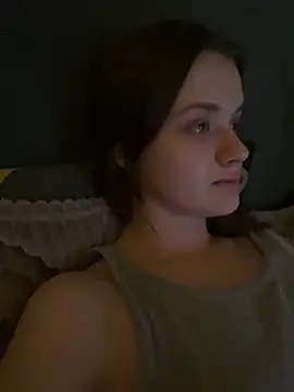 Snapshot of your_babymila chatting on 03.28.26 your babymila online show from 03.28.26