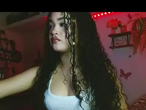 Snapshot of angel_lust1 chatting on 04.10.26 angel lust1 online show from 04.10.26