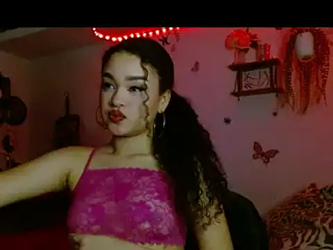 Snapshot of angel_lust1 chatting on 04.13.26 angel lust1 online show from 04.13.26