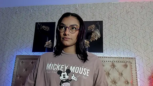 ValeAlvarez  online show from 04.12.26