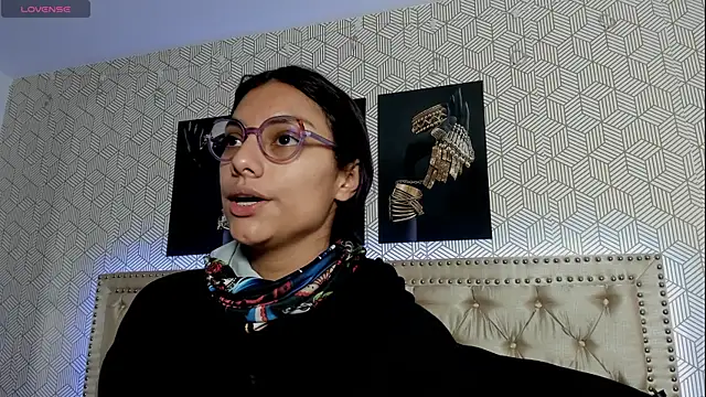 ValeAlvarez  online show from 04.14.26