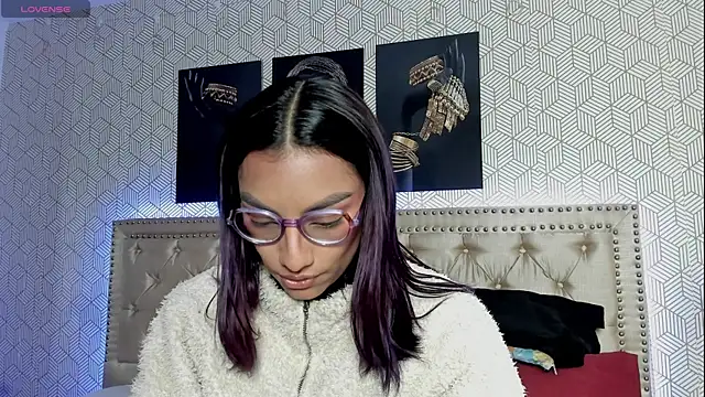 ValeAlvarez  online show from 04.16.26