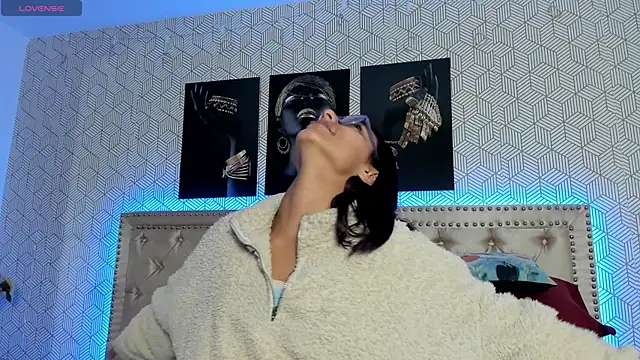 ValeAlvarez  online show from 04.18.26