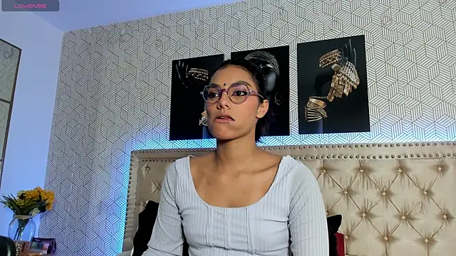 ValeAlvarez  online show from 04.20.26