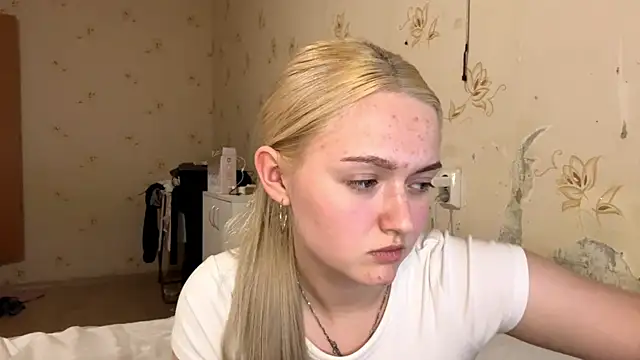 Sophia Blonde online show from 04.05.26