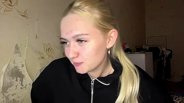 Sophia Blonde online show from 04.27.26