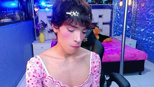 IsaacNovaa online show from 06.08.26