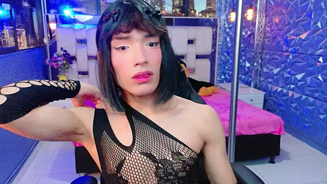 IsaacNovaa online show from 06.08.26