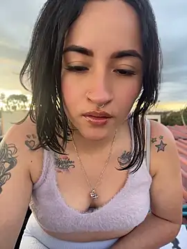 Snapshot of kimberly_peter chatting on 06.19.26 kimberly peter online show from 06.19.26