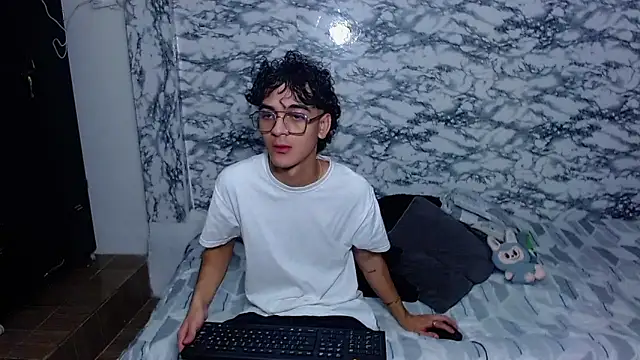 Snapshot of escanor_ar chatting on 04.04.26 escanor ar online show from 04.04.26