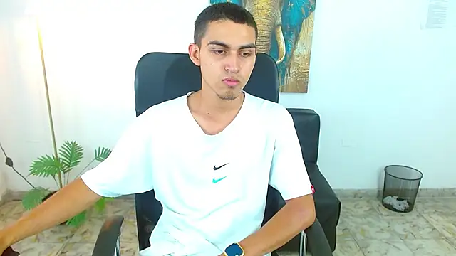 Snapshot of lucass_18 chatting on 03.27.26 lucass 18 online show from 03.27.26