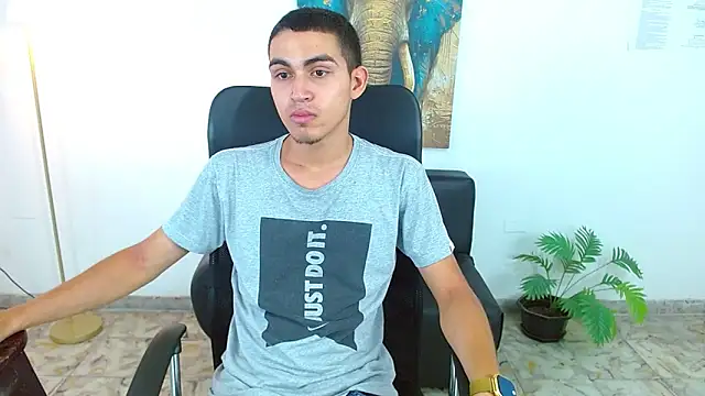 Snapshot of lucass_18 chatting on 03.28.26 lucass 18 online show from 03.28.26