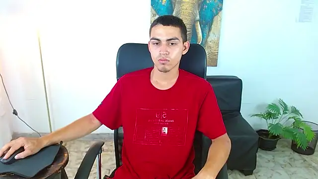 Snapshot of lucass_18 chatting on 03.30.26 lucass 18 online show from 03.30.26