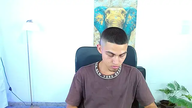 Snapshot of lucass_18 chatting on 04.06.26 lucass 18 online show from 04.06.26