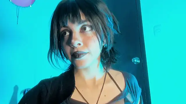 Snapshot of Nyxara- chatting on 06.04.26 Nyxara- online show from 06.04.26