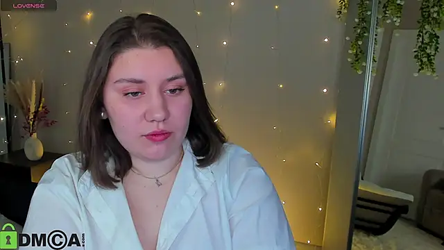 Maya Raay online show from 05.05.26
