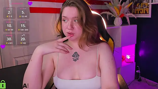 Snapshot of Lilit_Sinful chatting on 04.25.26 Lilit Sinful online show from 04.25.26