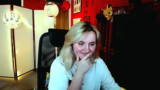 Snapshot of KathyBriggs chatting on 05.16.26 KathyBriggs online show from 05.16.26