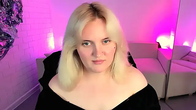Snapshot of KathyBriggs chatting on 06.18.26 KathyBriggs online show from 06.18.26